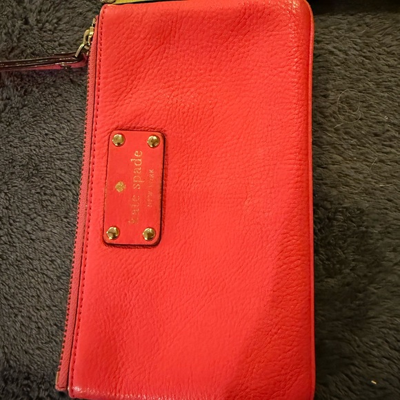 kate spade Chrissy Berkshire road Wristlet - Picture 4 of 9
